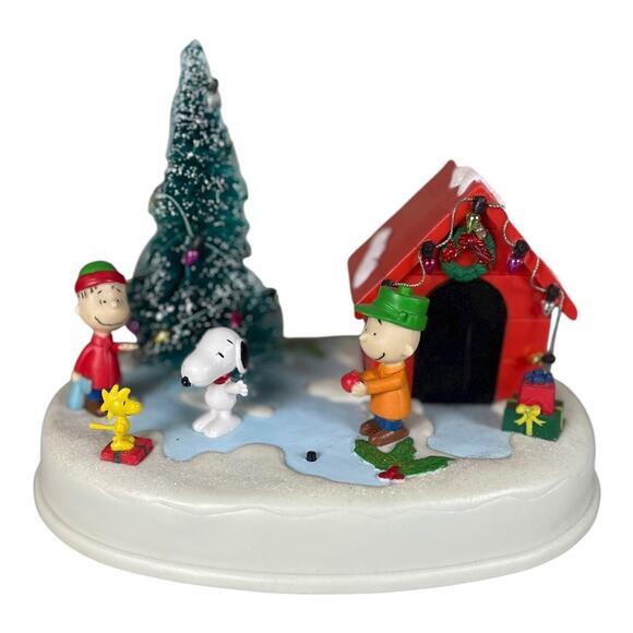 Kurt Adler 2014 Peanuts Animated Outdoor Scene Christmas Table Decor - Picture 2 of 10